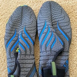 Men’s/Women’s water or yoga shoes New Sz 12 M